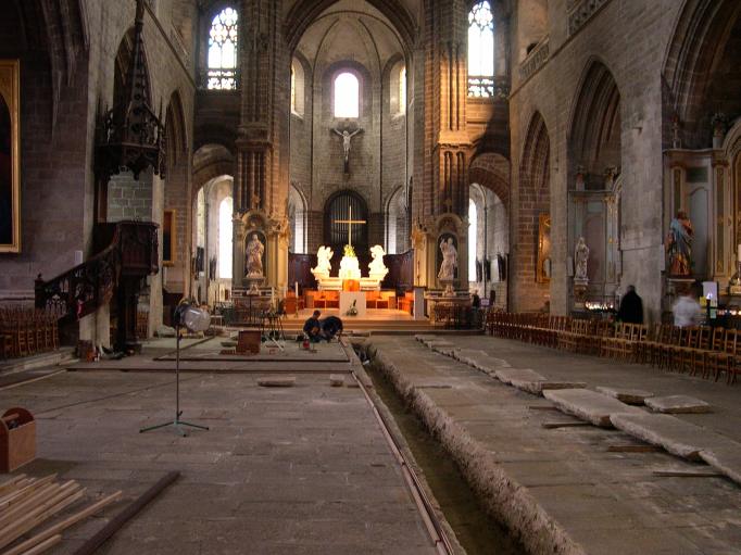  cathédrale en travaux